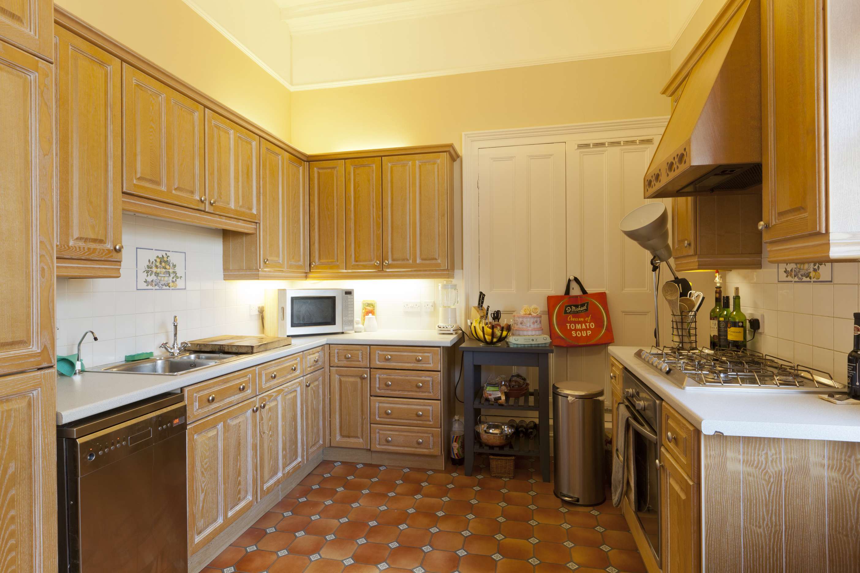 09 - Kitchen.jpg